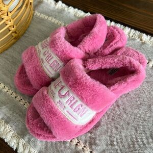 True Religion Pink Fuzzy Slippers, size 5-6, GUC, 2000’s, Y2K, throwback